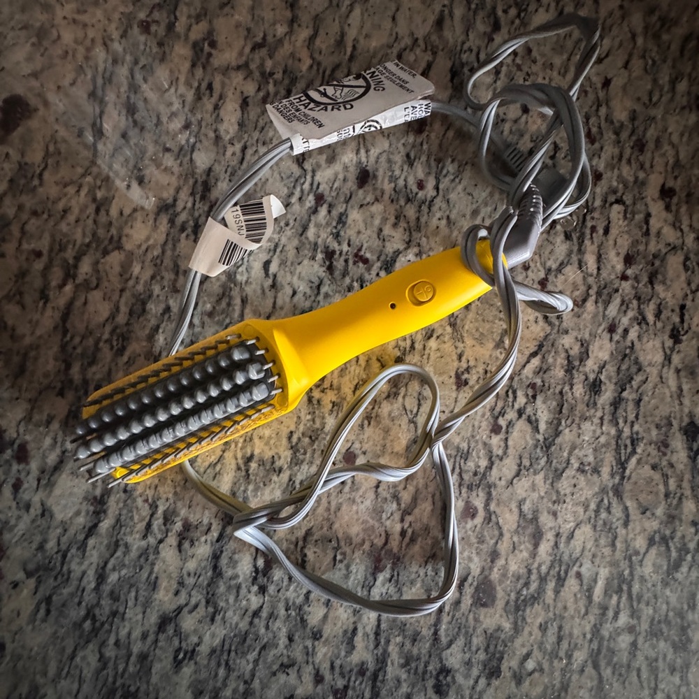Drybar The Baby Brush Crush Mini Heated Straightening Brush - Picture 6 of 6